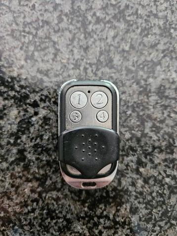 zwave (plus) keyfob (2x) beschikbaar voor biedingen