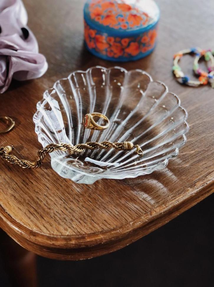 VINTAGE GLAZEN SCHAALTJE | SCHELP (4 STUKS), Huis en Inrichting, Keuken | Servies, Zo goed als nieuw, Schaal of Schalen, Overige stijlen
