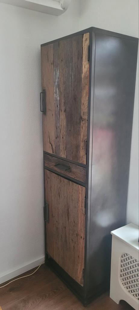 Stoere kast staal & spoorbielzenhout - 60x42x194cm, Huis en Inrichting, Kasten | Kledingkasten, Gebruikt, 150 tot 200 cm, 50 tot 100 cm