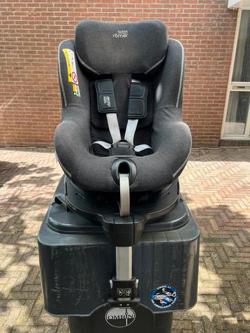 Britax Römer Dualfix M i-size SpaceBlack kinder/peuter stoel beschikbaar voor biedingen