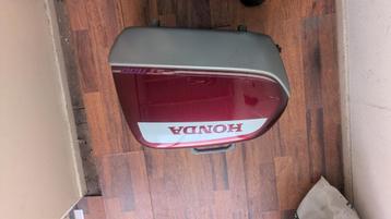 Zijkoffers met beugels ST1100  beschikbaar voor biedingen