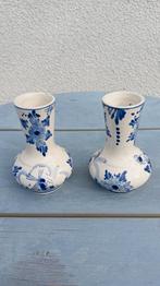 2 kleine vazen van Delft Deco hand painted Holland, Antiek en Kunst, Ophalen of Verzenden