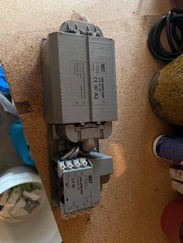 Lamp met armatuur - 600W beschikbaar voor biedingen