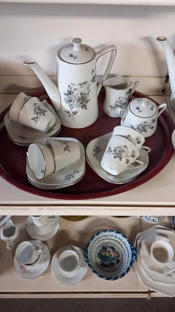 Serviezen & Aardewerk Collectie beschikbaar voor biedingen