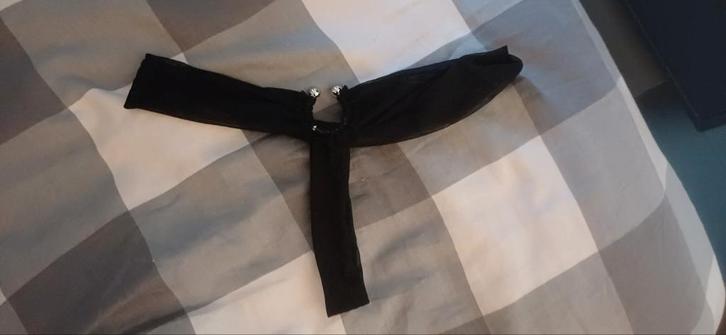 Sexy bh en string met metalen elementen, nieuw, Kleding | Dames, Ondergoed en Lingerie, Setje, Zwart, Verzenden