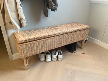 Rieten bankje IKEA – als nieuw beschikbaar voor biedingen