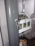 Ikea fabrikor vitrinekast donkergrijs ( nette staat), Ophalen, 100 tot 150 cm, 50 tot 100 cm, Glas