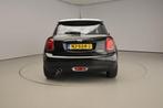 Mini 3-deurs Cooper Navigatie / Cruise / ISOFIX / Sportstuur, Voorwielaandrijving, Gebruikt, 4 stoelen, Zwart