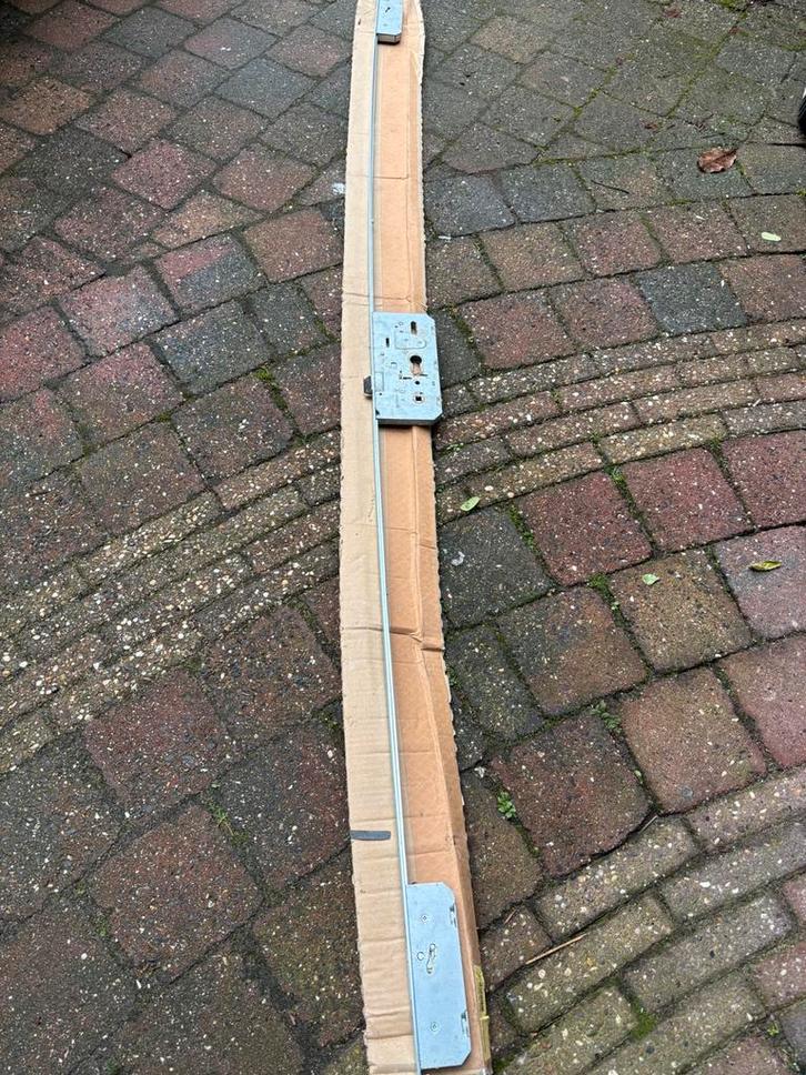 NEMEF 3 punts sluiting 24x1950  skg*** ongebruikt, Doe-het-zelf en Verbouw, Hang- en Sluitwerk, Nieuw, Slot, IJzer, Ophalen of Verzenden