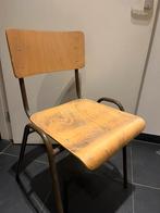 Drie oude vintage school kantine stoelen stapelbaar, Ophalen, Gebruikt, Bruin, Drie