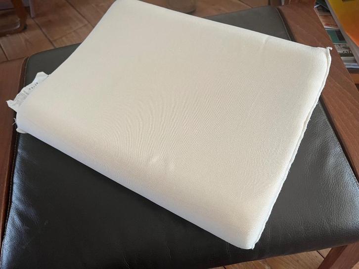 IKEA orthopedisch hoofdkussen, Huis en Inrichting, Slaapkamer | Beddengoed, Zo goed als nieuw, Kussen, Eenpersoons, Wit, Ophalen of Verzenden
