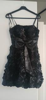 Gala/cocktailjurk zwart met rozendessin, maat 38., Kleding | Dames, Zwart, Cocktailjurk, Zo goed als nieuw, Ophalen