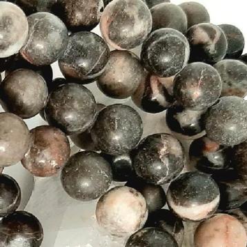 Streng Glaucofaan edelsteen kralen 8 mm beschikbaar voor biedingen