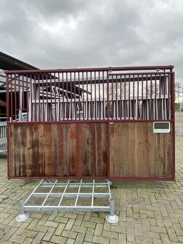 2 boxen van 3500 x 3000 mm. - Goede staat beschikbaar voor biedingen