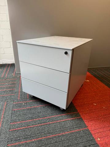 Ladeblok / rolcontainer beschikbaar voor biedingen