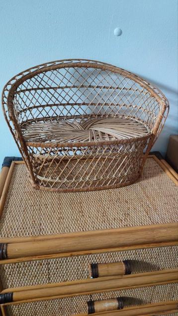 Vintage Rotan Stoeltje (voor planten of poppen) beschikbaar voor biedingen