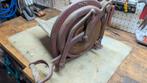 Antieke broodsnij machine, Ophalen