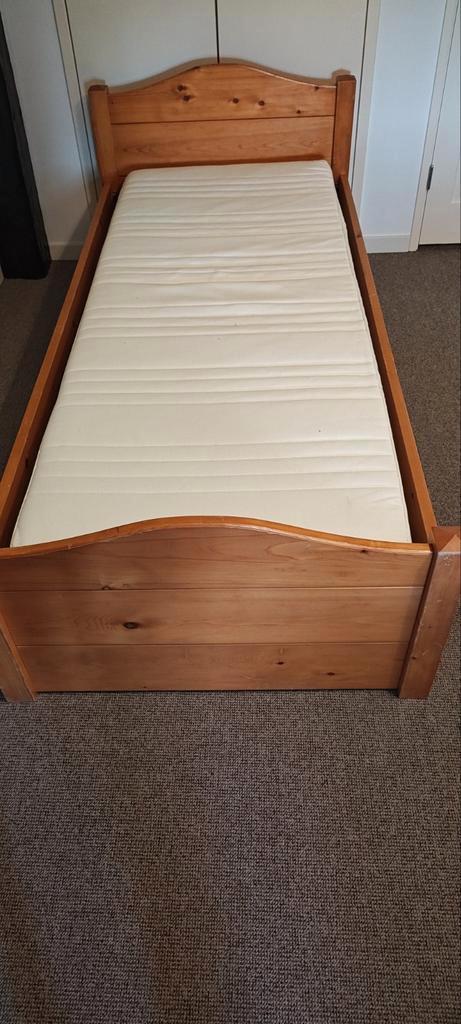 Eenpersoons bed grenen, Huis en Inrichting, Slaapkamer | Bedden, Gebruikt, Eenpersoons, 90 cm, Hout, Ophalen