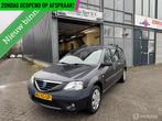 Dacia Logan MCV 1.6-16V Blackline 7p. Airco! Trekhaak! NAP!, Voorwielaandrijving, Gebruikt, 7 stoelen, Bedrijf