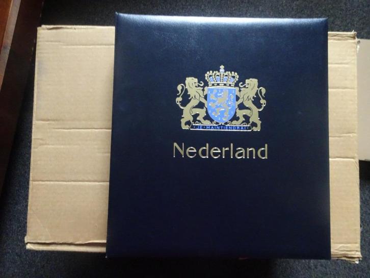 DAVO III en IV (compleet met postzegels pf), Postzegels en Munten, Postzegels | Volle albums en Verzamelingen, Nederland, Verzenden