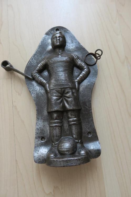 zeldzame oude chocolade vorm voetballer met, Verzamelen, Overige Verzamelen, Gebruikt, Verzenden