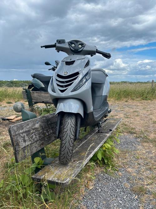 zip 2 takt 70cc vers!, Fietsen en Brommers, Scooters | Piaggio, Zo goed als nieuw, Zip, Ophalen