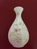 Wedgwood Campion Vaas, Wit, Aardewerk of Porselein, Ophalen of Verzenden, Zo goed als nieuw