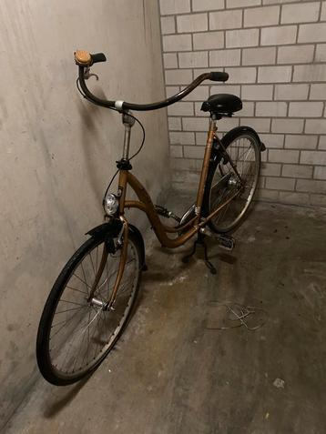 Batavus damesfiets, lage instap.Rotterdam buurt Oostplein beschikbaar voor biedingen