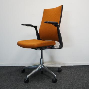 Ahrend 2020 Extra Verta bureaustoel Oranje/ Zwart Hoge Rug beschikbaar voor biedingen