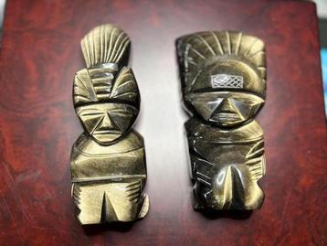 Twee Azteken beeldjes van Obsidiaan beschikbaar voor biedingen