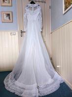 Prachtige trouwjurk  met sluier en 3 laags zijden onderrok, Kleding | Dames, Ophalen, Zo goed als nieuw, Wit, Trouwjurk