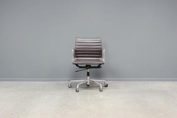 Eames EA117 office chair, 1x beschikbaar voor biedingen