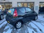 Peugeot 107 1.0-12V Zwart Airco Nieuwe apk (bj 2008), Auto's, Peugeot, Voorwielaandrijving, Elektrische ramen, Gebruikt, 4 stoelen