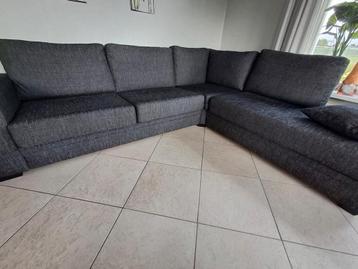 Te koop mooie hoekbank  beschikbaar voor biedingen