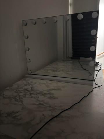 Gloednieuwe Hollywood Spiegel met Verlichting beschikbaar voor biedingen
