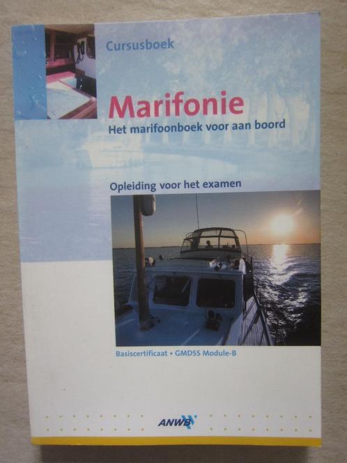 Cursusboek ANWB Marifonie 9789018025571, Verzamelen, Scheepvaart, Zo goed als nieuw, Boek of Tijdschrift, Motorboot of Zeilboot