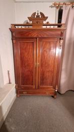 Meiden kast, Ophalen