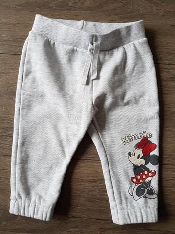 Leuk joggingbroekje meisjes -- maat 74 (6 - 9 mnd) -- Disney beschikbaar voor biedingen