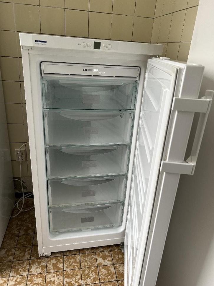 Liebherr no frost vrieskast met 5 lades A+, Witgoed en Apparatuur, Vriezers en Diepvrieskisten, Gebruikt, Vrijstaand, Vrieskast