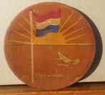 WW2 Bevrijdig souvenir 15 Aug 1945 Vreede, houten plaat, Ophalen of Verzenden, WW2 memorabilia
