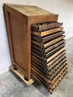 UNIEK Antieke LADEKAST KNUTSELKAST 14 laden, 3 met letters, Ophalen