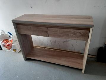 sidetable beschikbaar voor biedingen