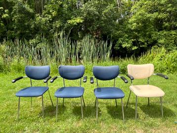 4 vintage Gebroeders de Wit Gispen stoelen jaren’70-‘80 beschikbaar voor biedingen