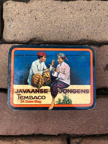 Vintage Javaanse Jongens Tembaco Blik beschikbaar voor biedingen
