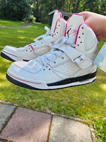 Nike Jordan Flight sneakers beschikbaar voor biedingen
