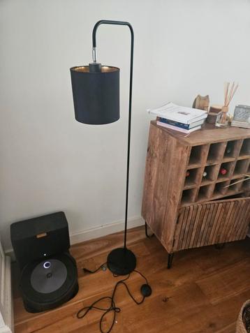 Moderne Zwarte Vloerlamp Lofty beschikbaar voor biedingen