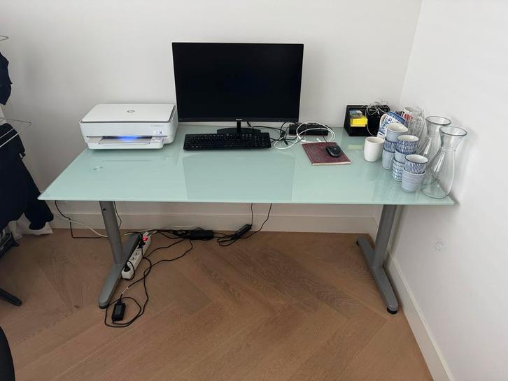 IKEA Galant bureau met mintgroene glasplaat, Huis en Inrichting, Bureaus, Gebruikt, Bureau, Ophalen
