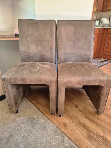 4 eetkamerstoelen  beschikbaar voor biedingen