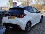 Toyota Yaris 1.5 Hybrid Executive PANO | TWO-TONE | H-LEER |, Auto's, 450 kg, Gebruikt, Euro 6, Bedrijf