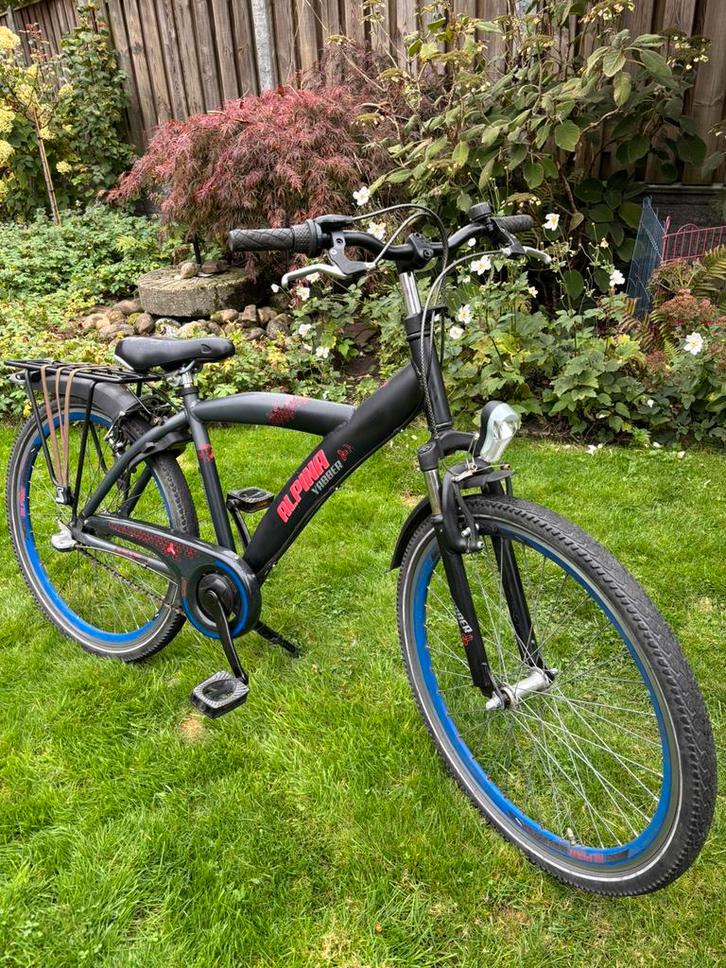Matzwarte Alpina Yabber jongensfiets 26 inch met versnelling, Fietsen en Brommers, Fietsen | Jongens, Zo goed als nieuw, 26 inch of meer